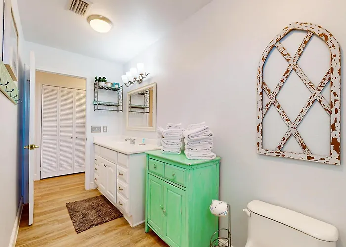 Holiday home Dog-friendly With Private Pool Hot Tub & Pickleball Basketball Court *